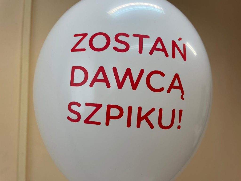 balon z napisem zostań dawcą szpiku